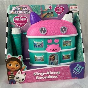 DreamWorks Gabbys, dollhouse, sing-along with built-in music and a real mic